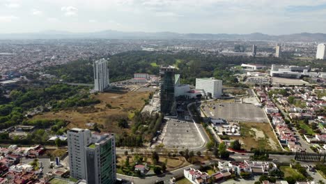 Hospital-Angeles-En-El-Distrito-Suburbano-De-Puebla-En-Un-Día-Soleado