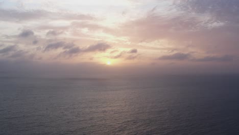 Dramatic-Foggy-Sunset-Over-The-Atlantic-Ocean-In-Newquay,-Cornwall,-England