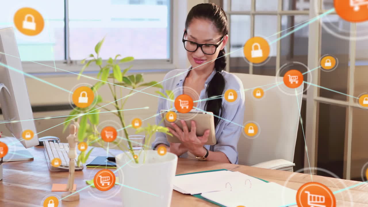 animación de la red de conexiones con iconos de tranvía sobre mujer caucásica usando tableta