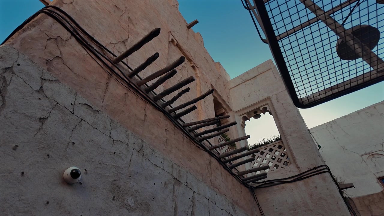 Fai un salto indietro nel tempo ad Al Fahidi, dove la ricca storia di Dubai prende vita.