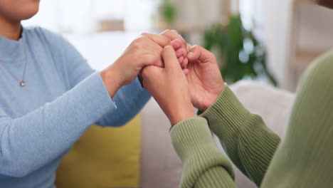 pareja, personas y tomados de la mano para el apoyo