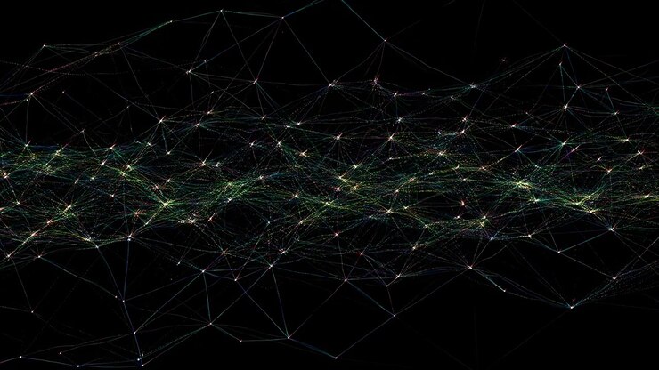 Ampia rete astratta panoramica di nodi luminosi collegati da sottili filamenti multicolori su un campo scuro, che forma trame a rete, griglia e ragnatela a strati con un vivido contrasto al neon e una profonda profondità visiva.