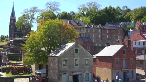 Establishing-shot-of-Harpers-Ferry-West-Virginia-3