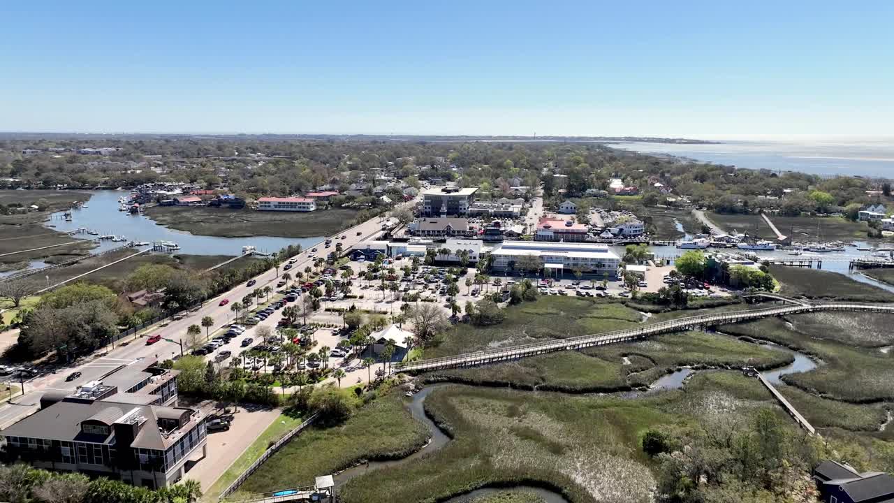 南卡罗来纳州查尔斯顿附近的谢姆溪上空