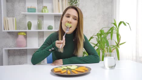 Estilo-De-Vida-Saludable.-La-Mujer-No-Come-Verduras.