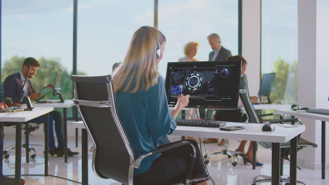 современные офисные работники