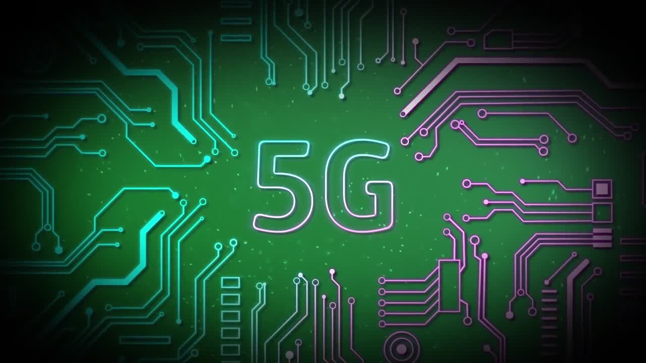 animación de texto 5g con placa de circuito de computadora en fondo verde