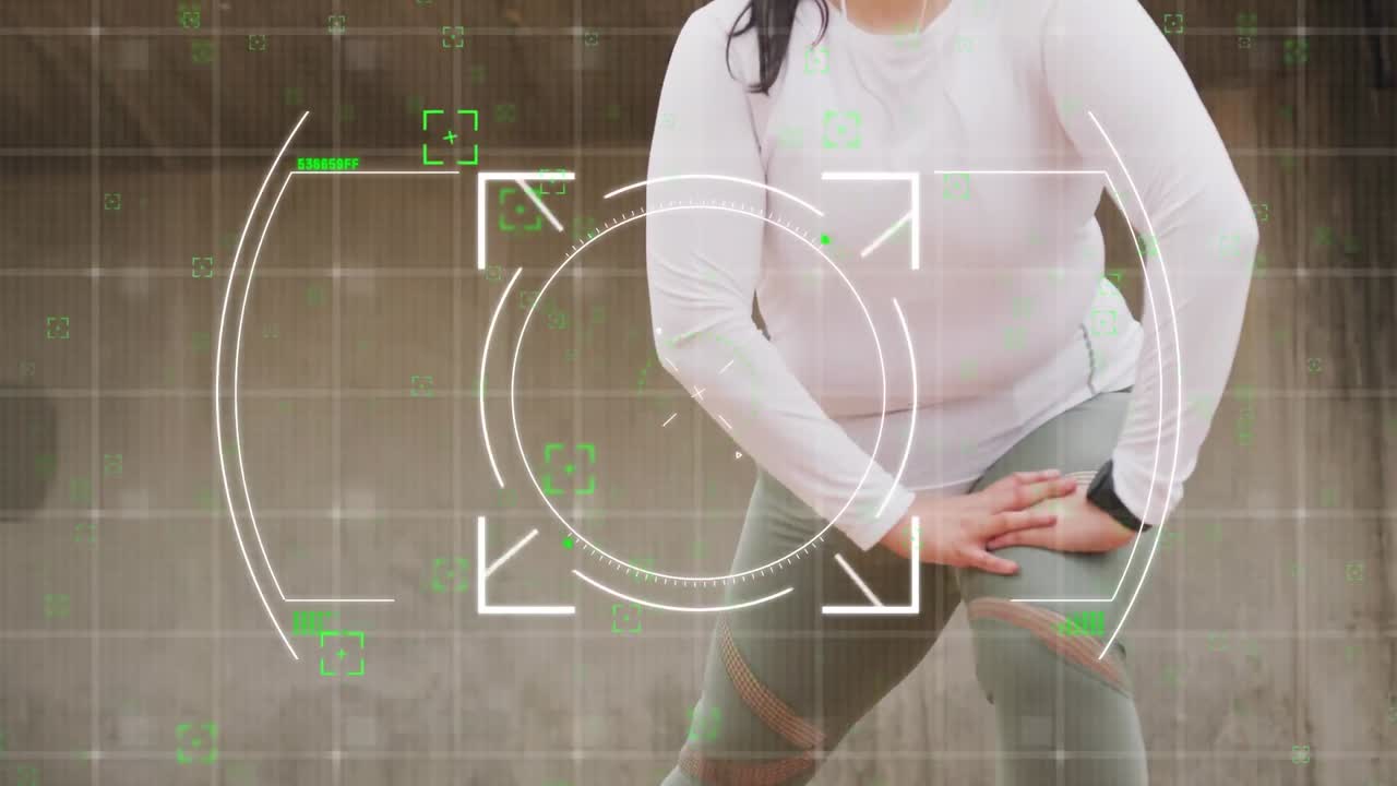 animación de procesamiento de datos sobre tamaño plus mujer caucásica haciendo ejercicio en la ciudad