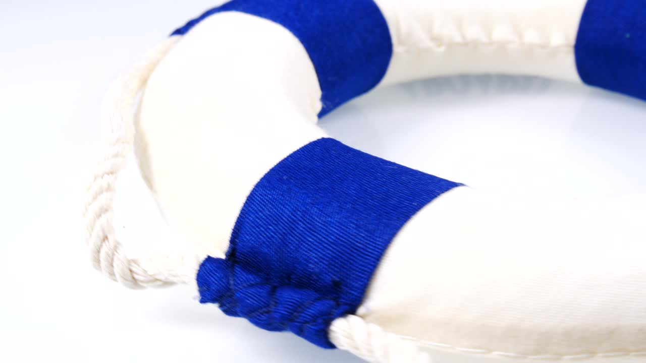 클로즈업 라이프 보이 구조 링 회전