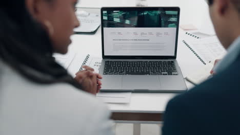 Laptop-screen,-man-and-woman-in-presentation