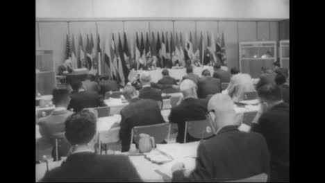 refugiados cubanos protestan por la presencia de delegados cubanos en una reunión de la fao en la uni de florida en 1967