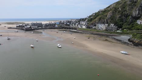 Barmouth-Nordwales,-Britische-Küstenstadt-Im-Sommer-Luftaufnahmen