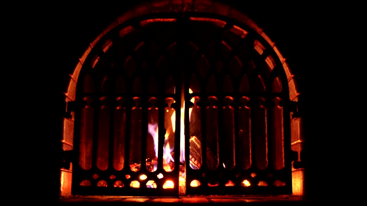 가족 벽난로의 개념: 상징으로서의 벽난로는 휴식, 따뜻한 가족 관계, 가정과 가족,