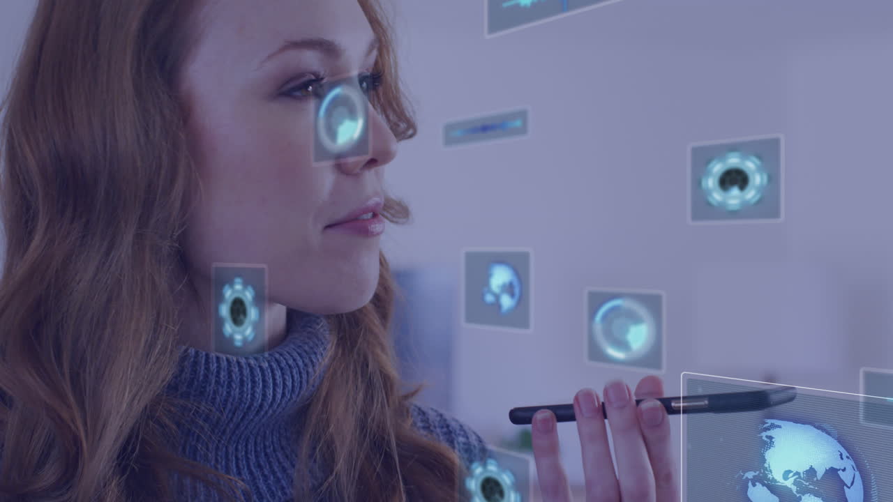 animación del procesamiento de datos sobre una mujer de negocios caucásica que usa un teléfono inteligente