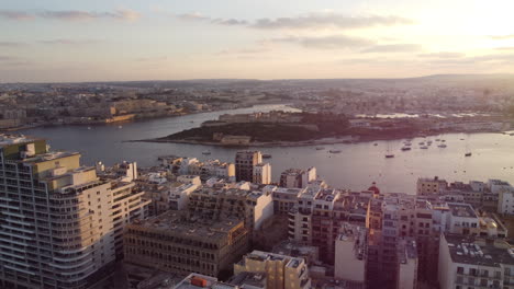 Drone-footage-of-Valletta-in-the-morning,-Malta