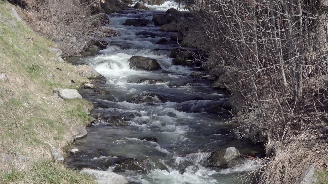 Parte del fiume Adige che scorre attraverso Burgeis - Burgusio, Alto Adige, Italia