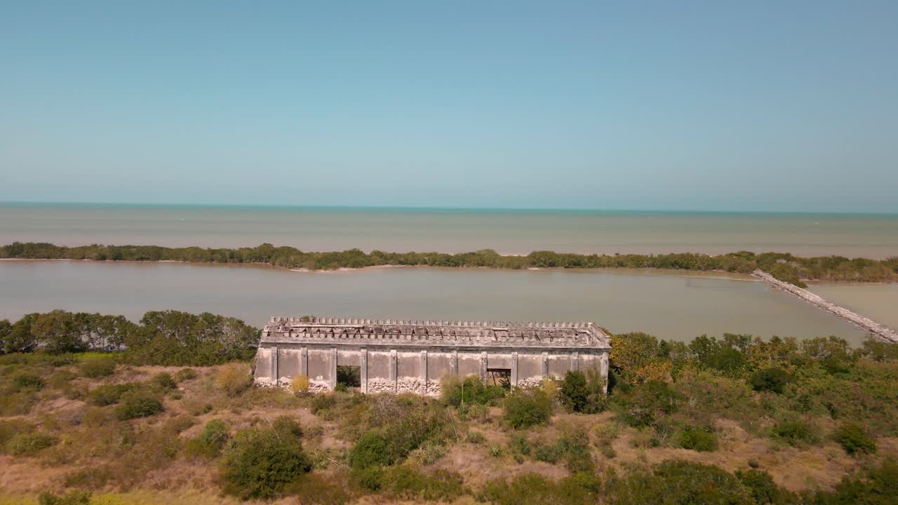 estructura abandonada en yucatan mexico