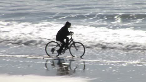 Radfahren-Am-Strand