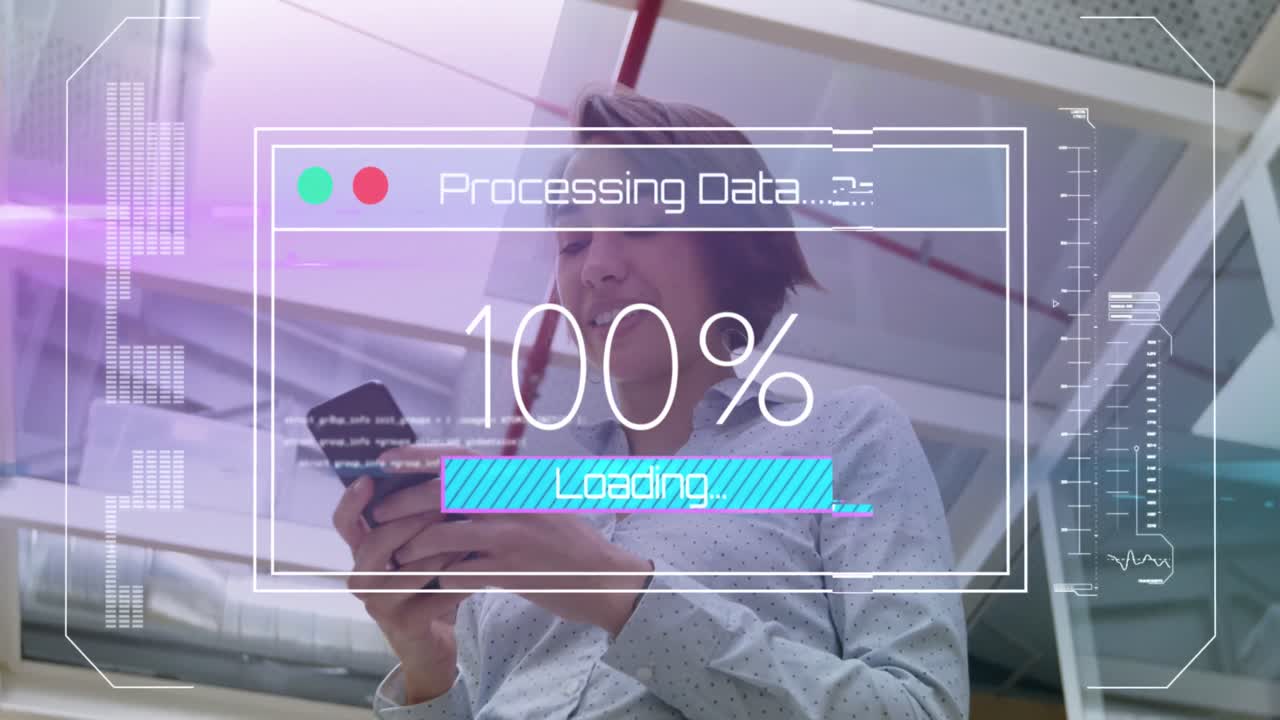 스마트폰을 사용하는 두 인종 사업가에 대한 데이터 처리 애니메이션
