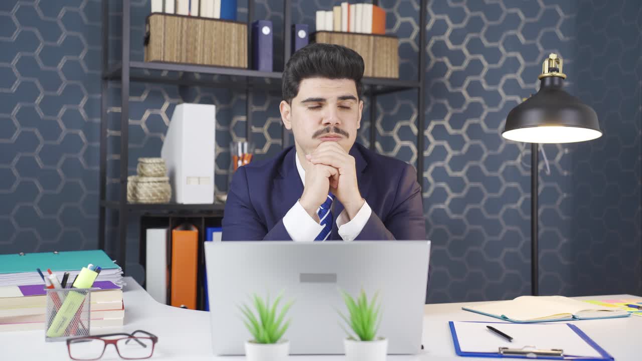 사려 깊은 사업가, 결단력없는, 혼란스러운.