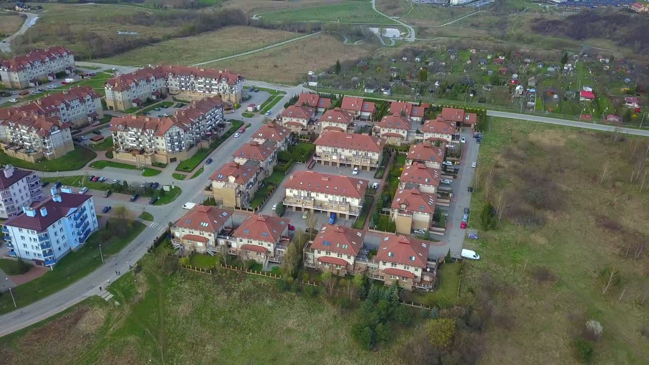 antena de barrio residencial y casas suburbanas