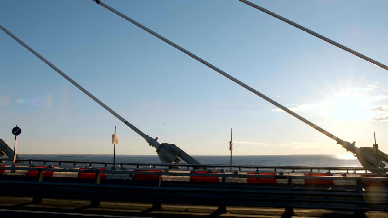 세인트 페테르부르크의 새로운 스타일리시 서쪽 고속도로 지름