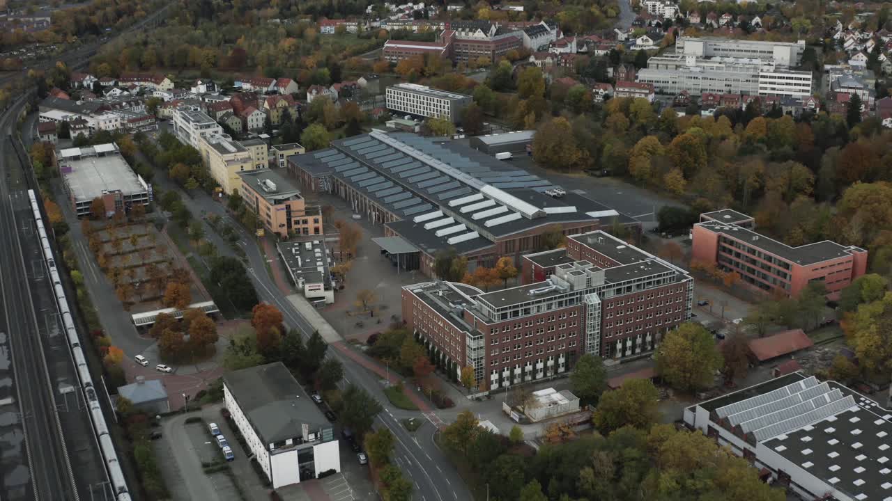 el lokhalle de la ciudad universitaria de göttingen aut amanecer en una mañana de otoño