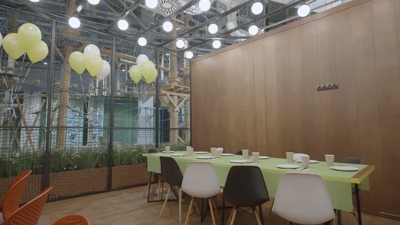 실내 놀이터 에서 어린이 생일 파티