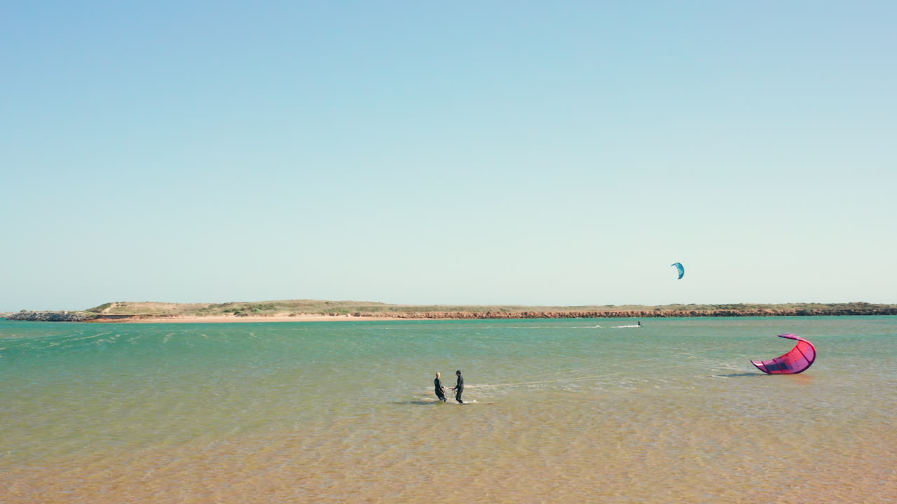 항공: 알보르 석호에서 카이트서핑