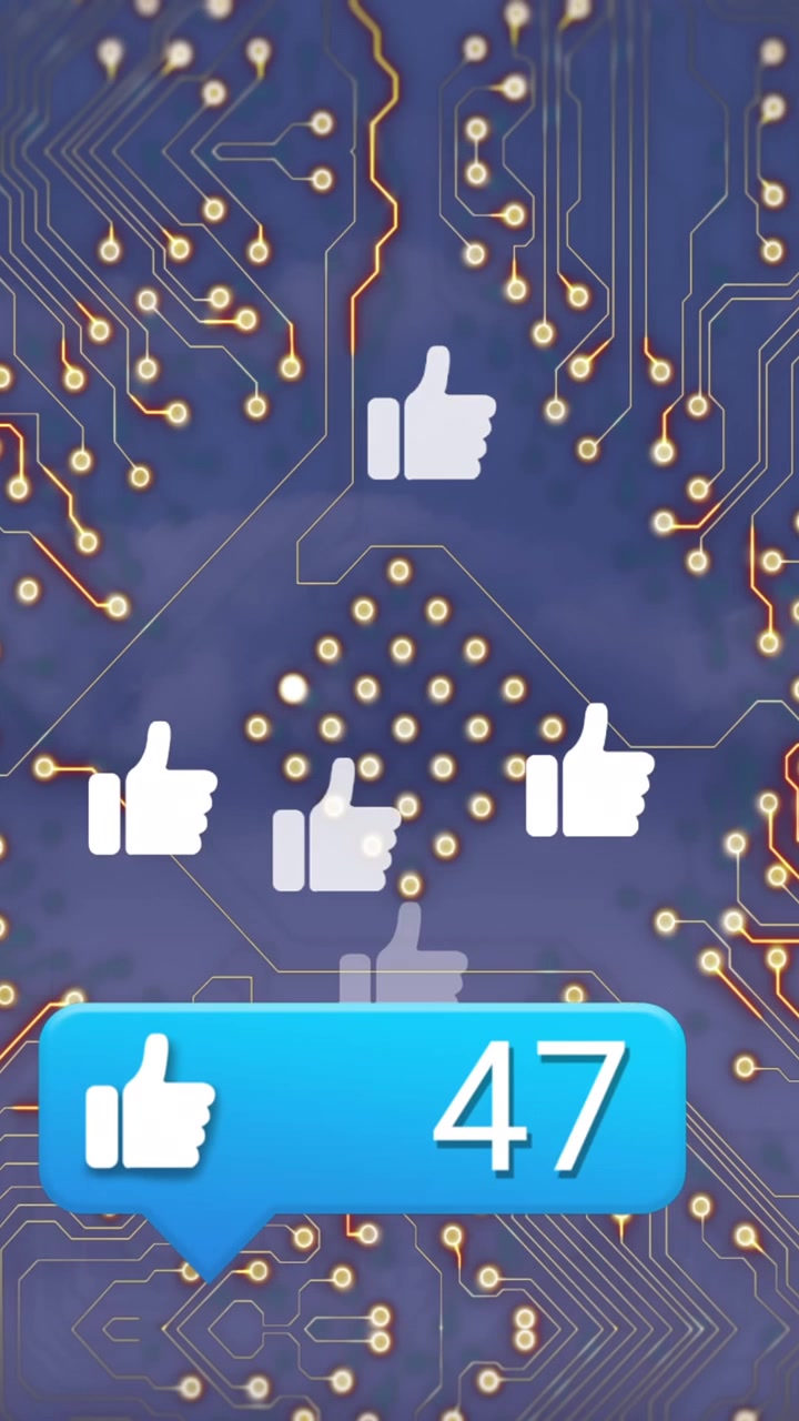 Animazione di icone dei social media e circuito stampato sopra un paesaggio urbano