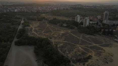 Puesta-De-Sol-En-La-Playa-Cerca-Del-Sitio-Del-Patrimonio-Mundial-De-Nesebar-En-Bulgaria