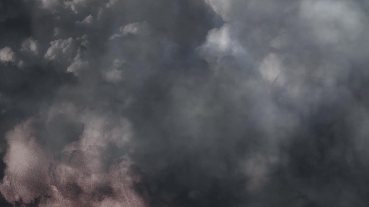 하늘 을 타격 하는 번개 의 모습