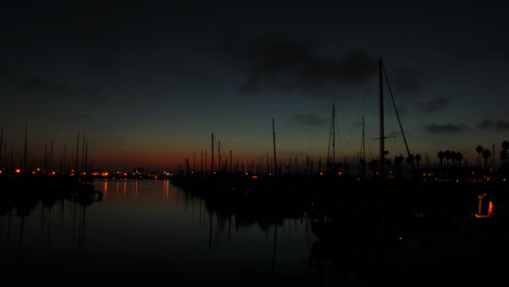 Lapso-De-Tiempo-De-Un-Puerto-Durante-La-Atardecer