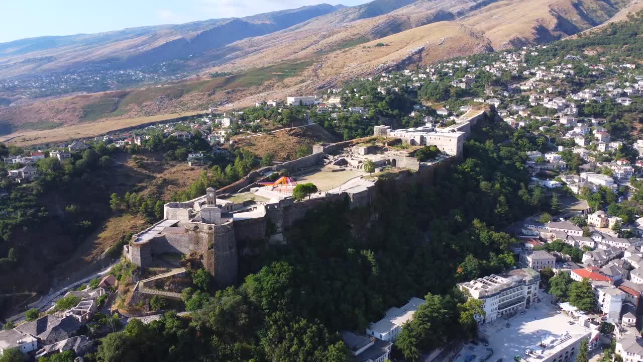 Vista aerea della fortezza di Gjirokastër in Albania