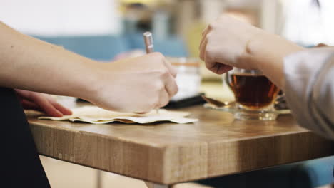 algunas de las mejores ideas comenzaron en servilletas