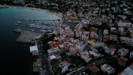 4-Sonnenuntergangsluftaufnahmen-Von-Mondello-Beach,-Hafen-Von-Palermo,-Sizilien,-Süditalien