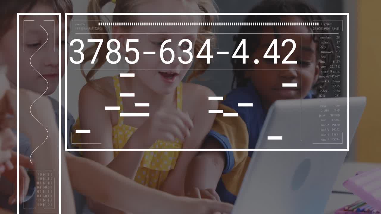 animación del procesamiento de datos en diversos escolares que usan computadoras portátiles