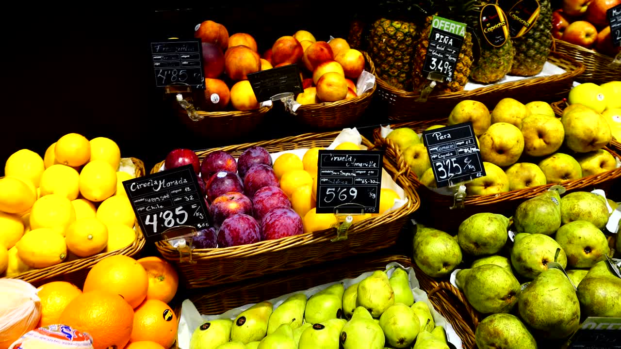 슈퍼마켓에서 과일, 스페인에서 총기 난사