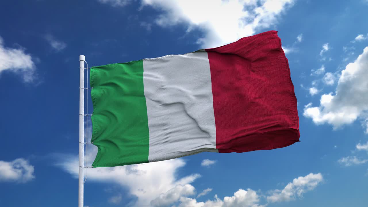Bandiera realistica dell'Italia che sventola al vento contro un cielo blu intenso. Loop continuo con texture del tessuto altamente dettagliata, risoluzione 4K