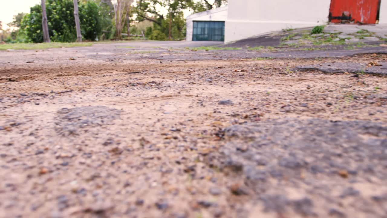 남성 산악 자전거 타기