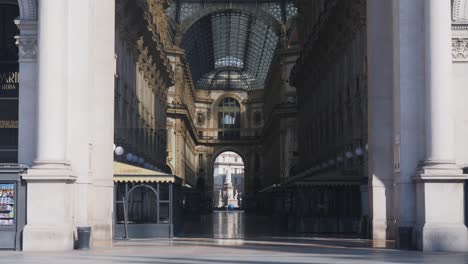 leonardo sculpture across gallery hall