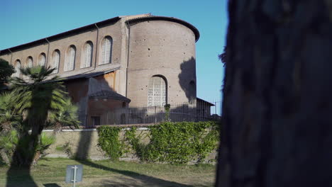 Slow-motion-reveal-of-old-church-in-Rome,-Italy