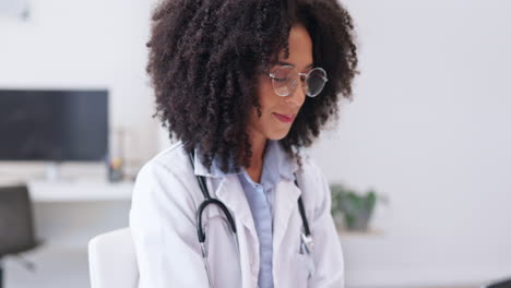 Healthcare,-work-and-woman-with-a-laptop