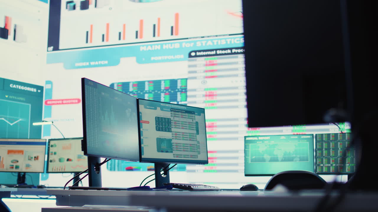 estaciones de trabajo vacías de una corporación de negocios en una sala de juntas moderna