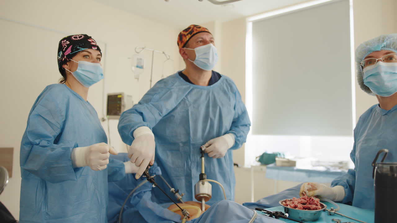 cirugía laparoscópica en curso