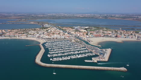 Palavas-Les-Flots-Marina-Puerto-De-Yates-Vista-Aérea-Día-Soleado-Mar-Mediterráneo