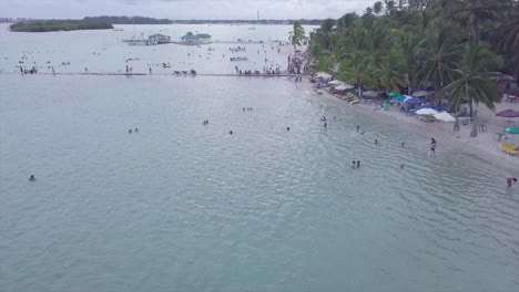 Antenne-über-Dem-Strandviertel-Boca-Chica-In-Der-Dominikanischen-Republik