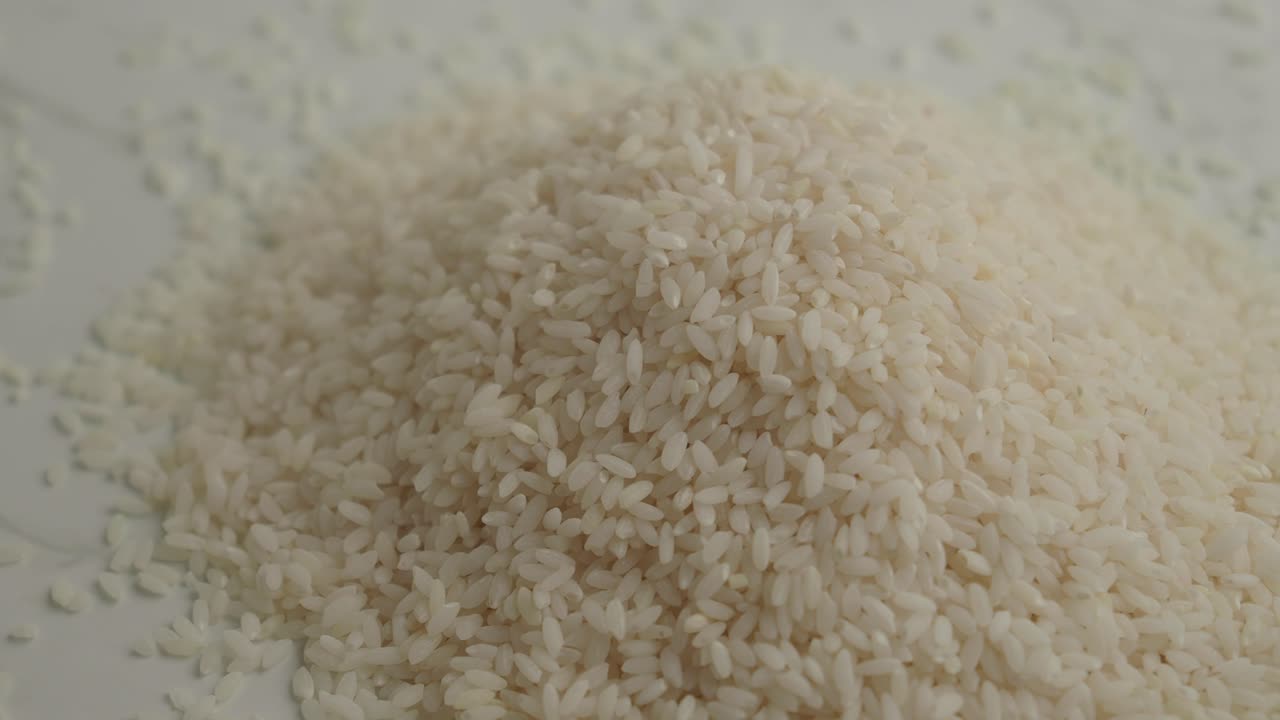 montón de arroz blanco