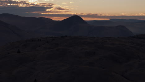 El-Abrazo-De-Mount-Paul:-Sobrevolando-El-Prístino-Paisaje-Del-Lago-Du-Bois