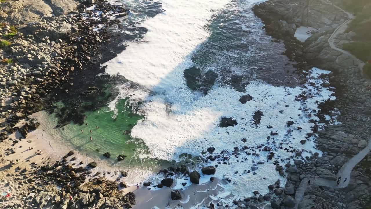 칠레의 발파라이소 지역에 위치한 라스 쿠하스 해변